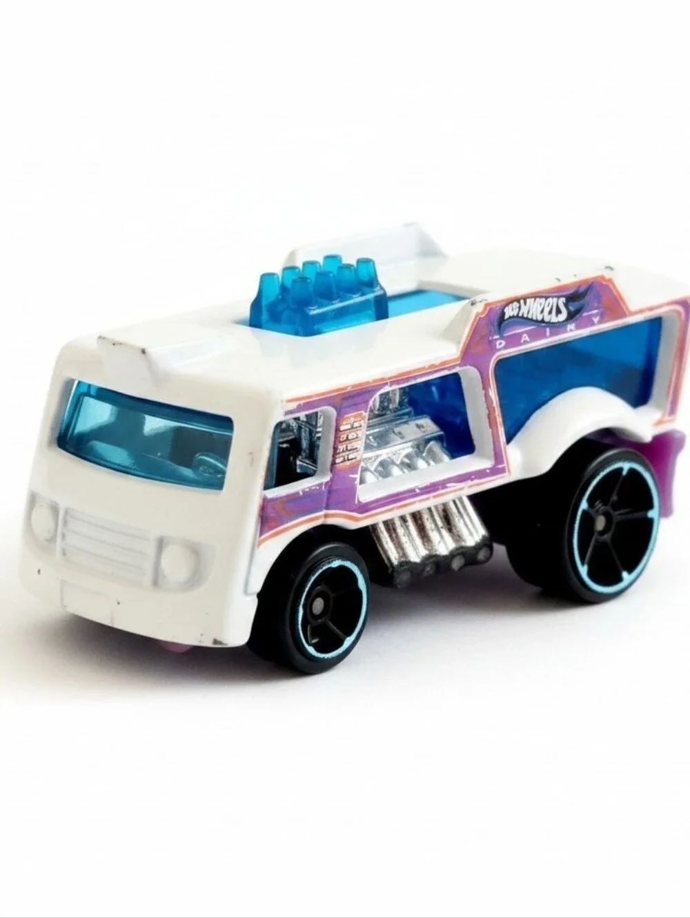 2015 Hot Wheels City Chill Mill Purple/ White Version Dairy Truck Die-Cast 1:64.